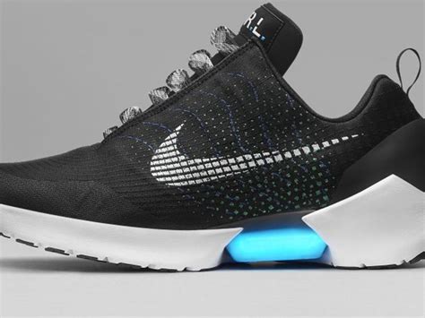 nike schuh der sich selbst schnürt|Der selbstschnürende Sneaker HyperAdapt 1.0 ist da! .